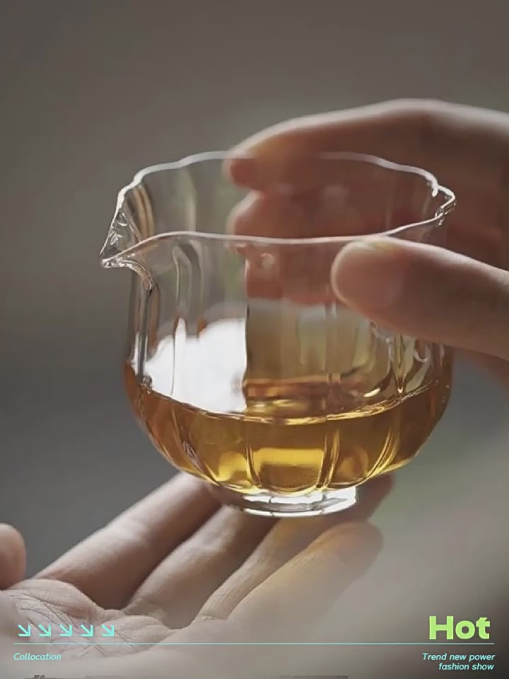 Small Size Heat Resistant Glass Public Cup Zen Lotus Design Tea Sea Accories Gongfu Tea Brewing Tool Transparent Design